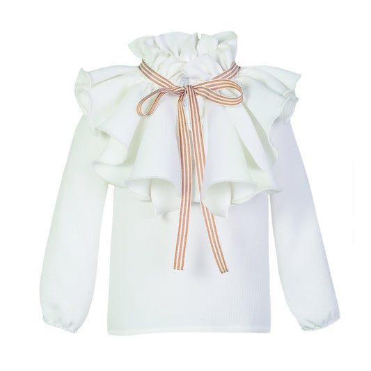 Blusa blanca con vuelos