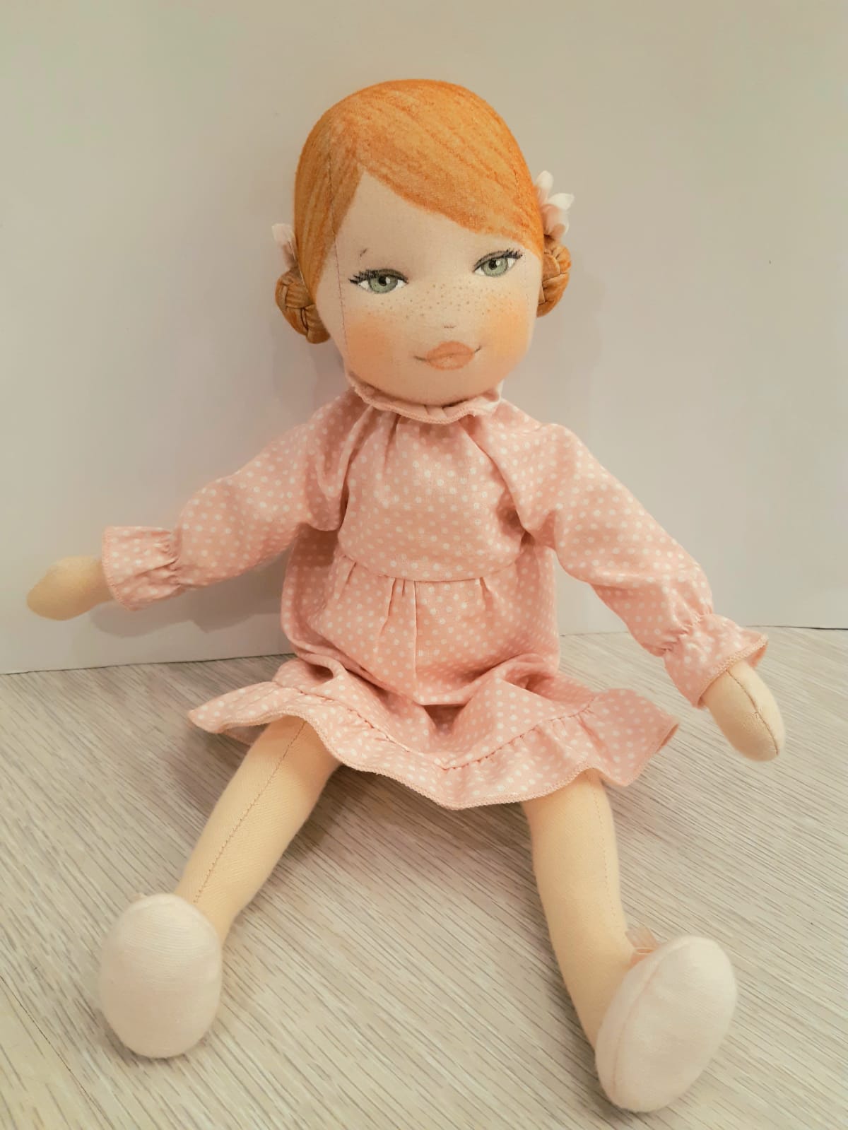 Muñeca pintada a mano