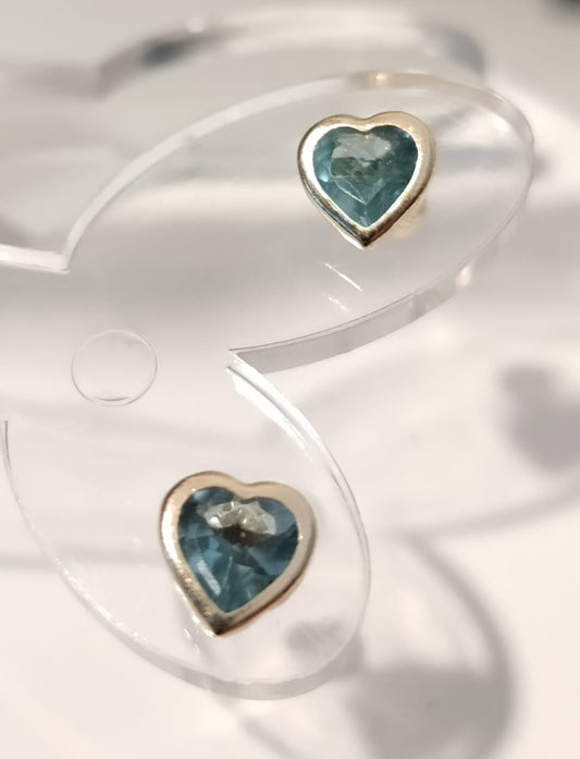 Aretes corazón aguamarina